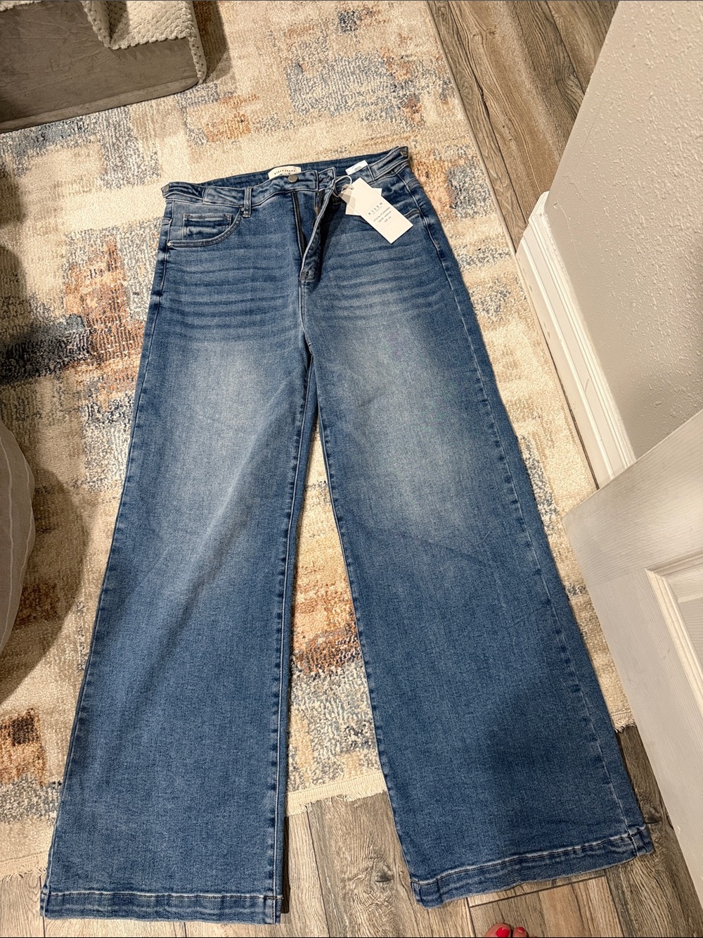 High-Rise Wide-Leg Jeans in Faded Blue - Women's Flare long 35”